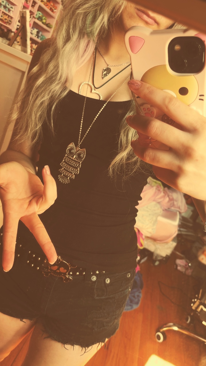 @⋆ ˚。⋆୨ ʚ ray ɞ ୧⋆ ˚。⋆