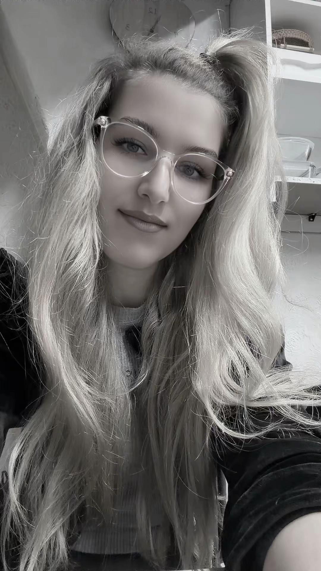 @IamOanna95