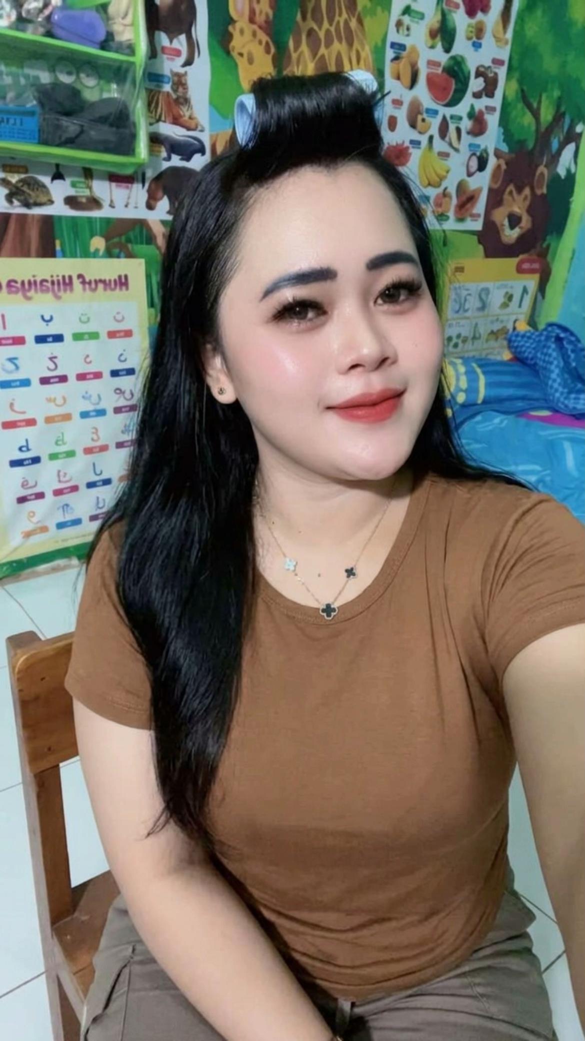 @mamanya della