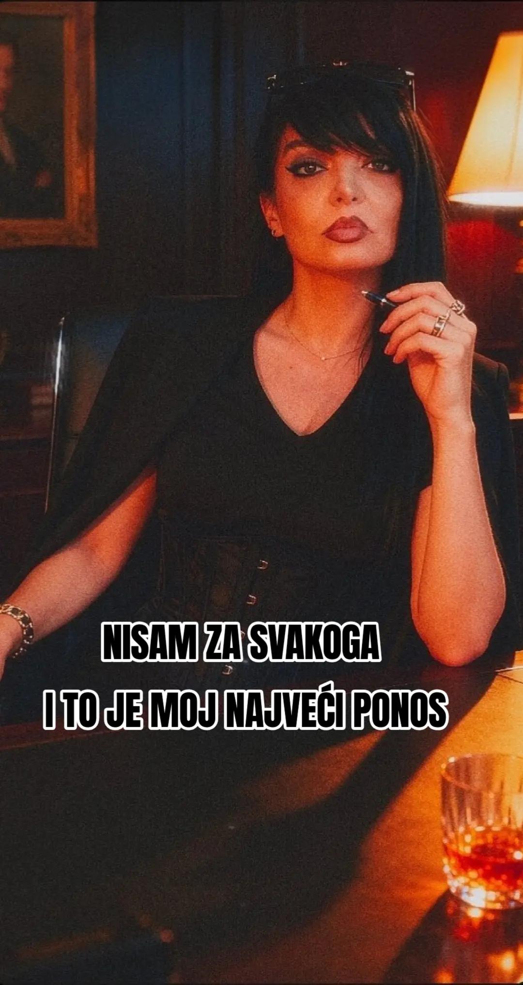 @Alex -Sandra / Frau Elza 😅