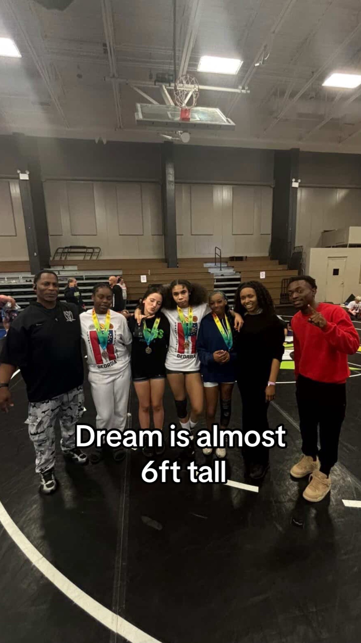 @👱🏽♀️