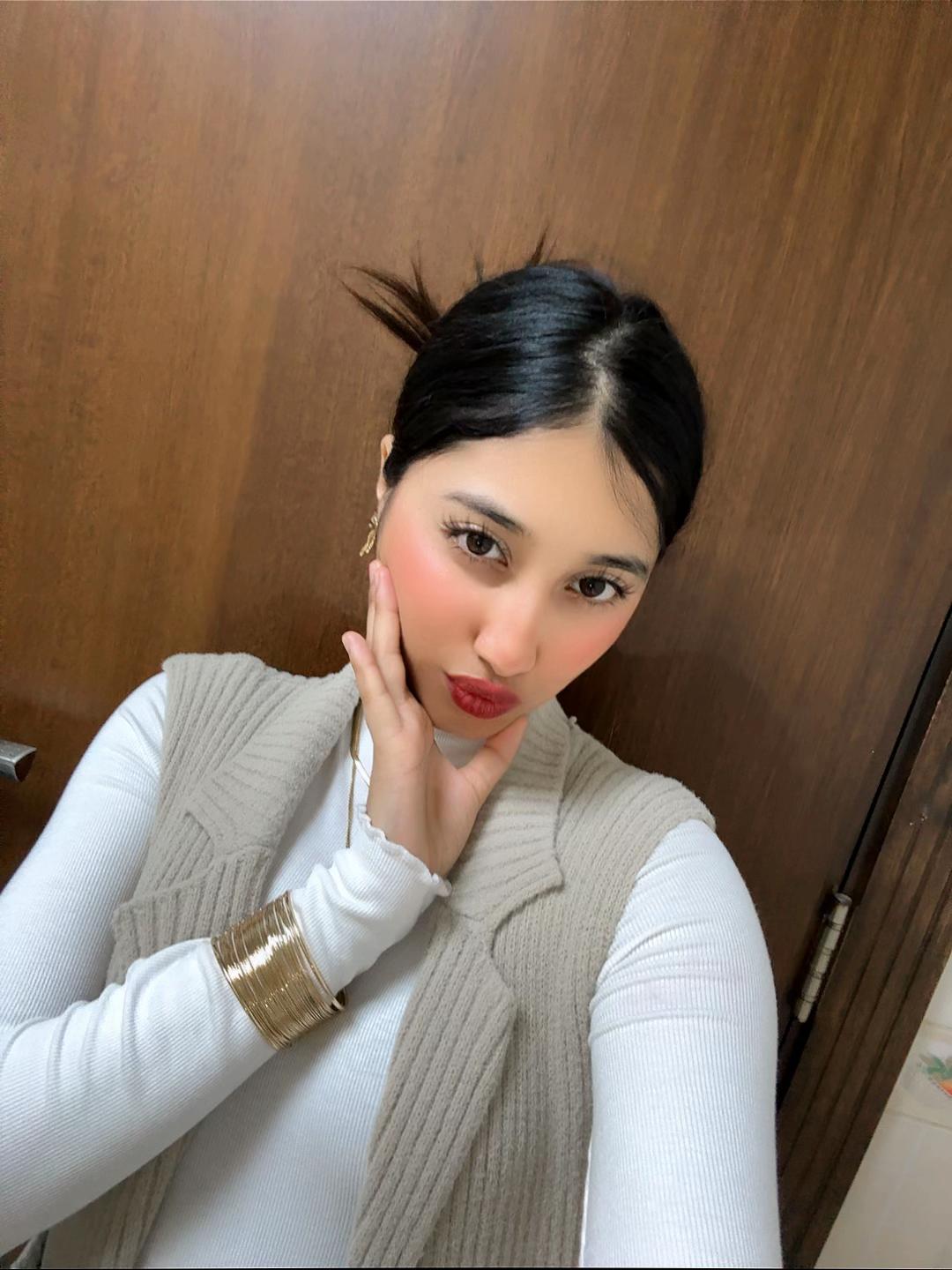 @🐰