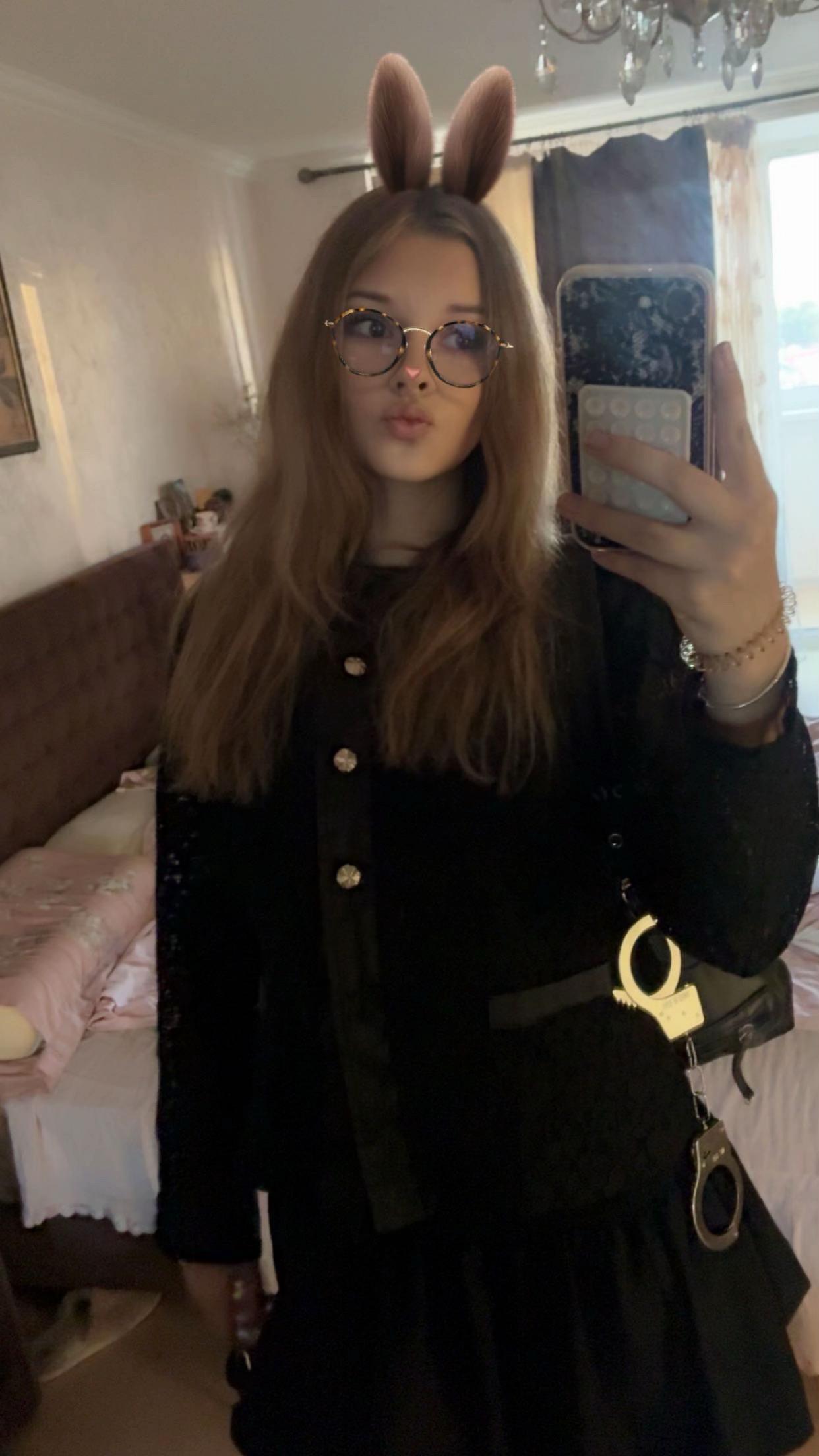 @vikkyqsqw