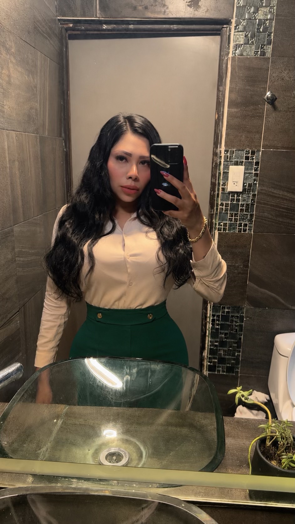 @vivianadeshell