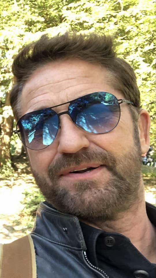 @Gerard butler private account✅