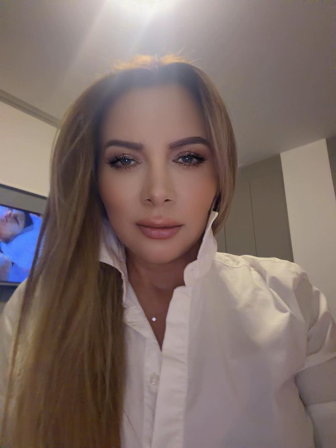@Anna Karyna