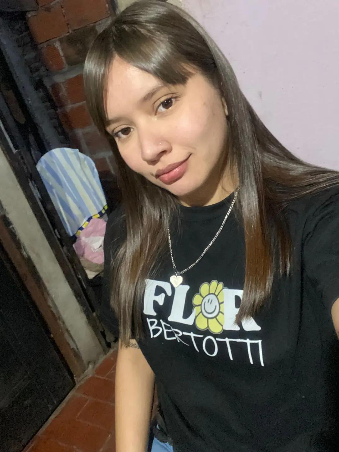@𝓶𝓲𝓲𝓬𝓪 𝓽𝓸𝓵𝓸𝔃𝓪 🦋