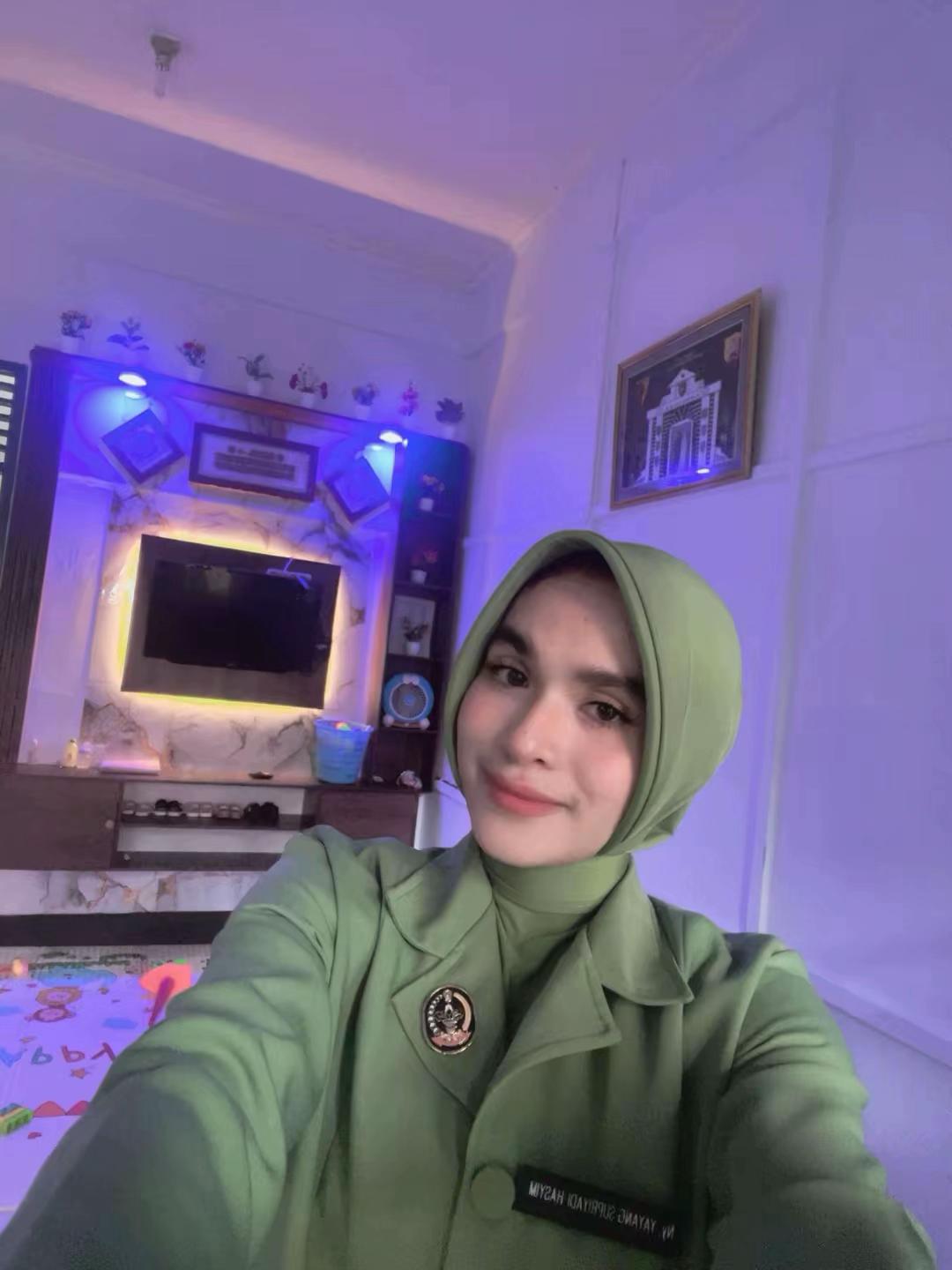 @Aghniya ❣️🐝🐝🐥
