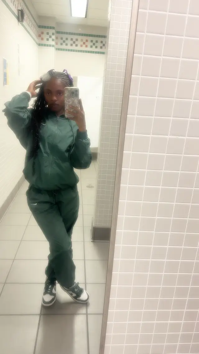 @LifeOfMoo🙂&zwj;&harr;️