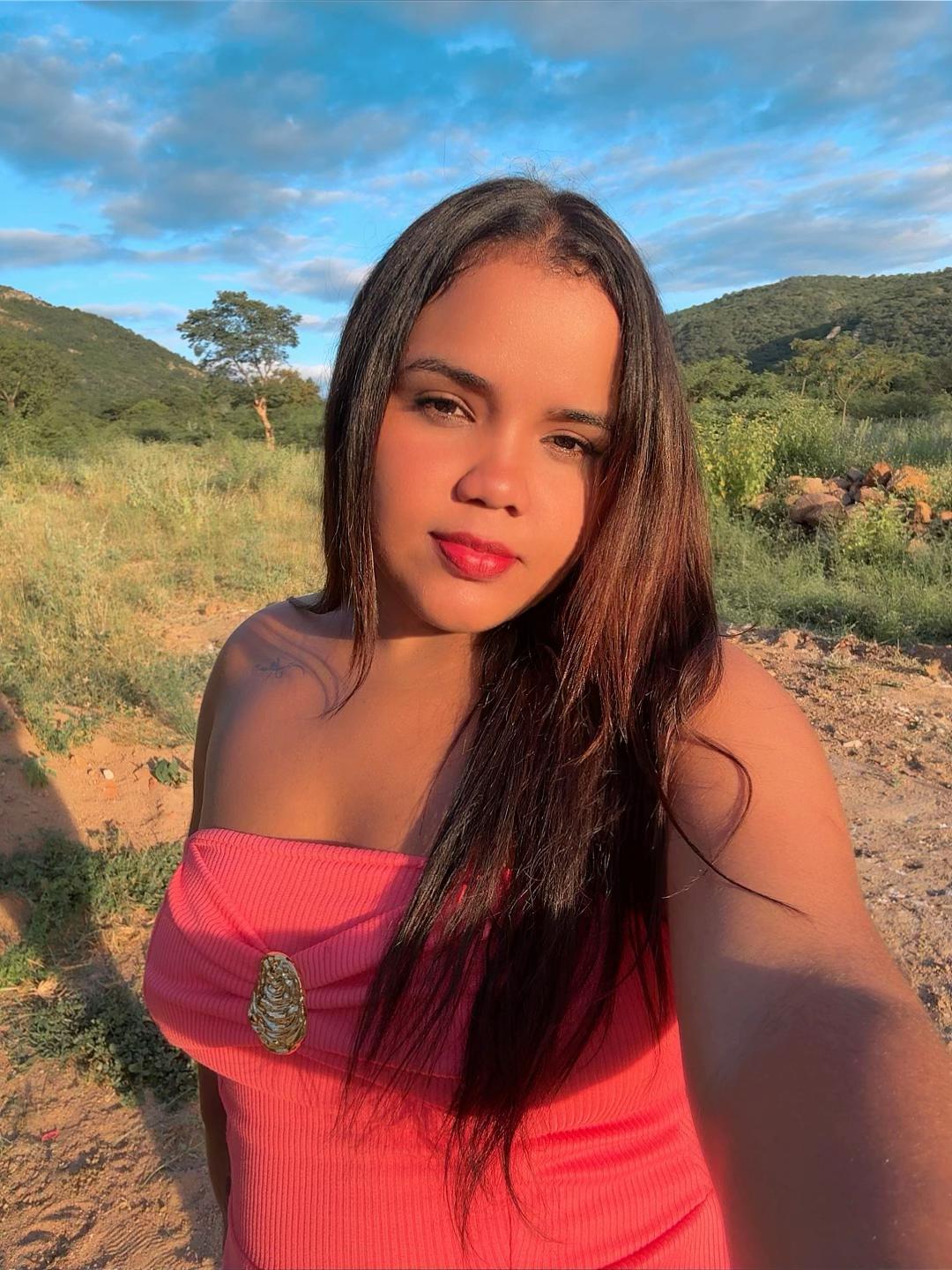 @Cay Gonçalves ✨