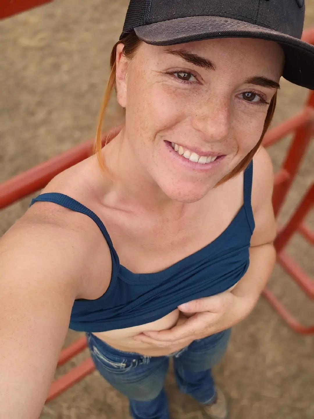 @Naughty Red Farmgirl