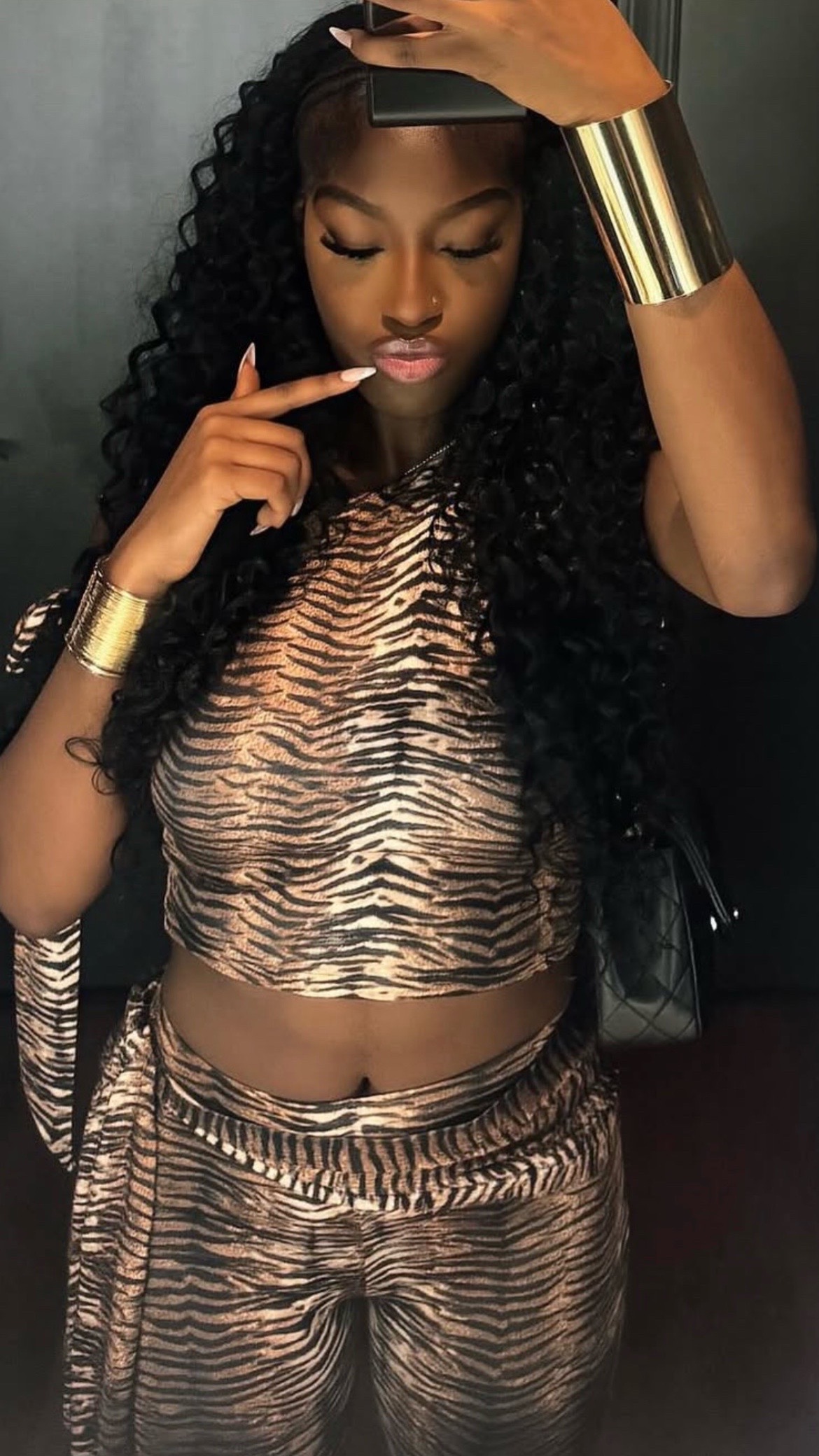 @VENESSA