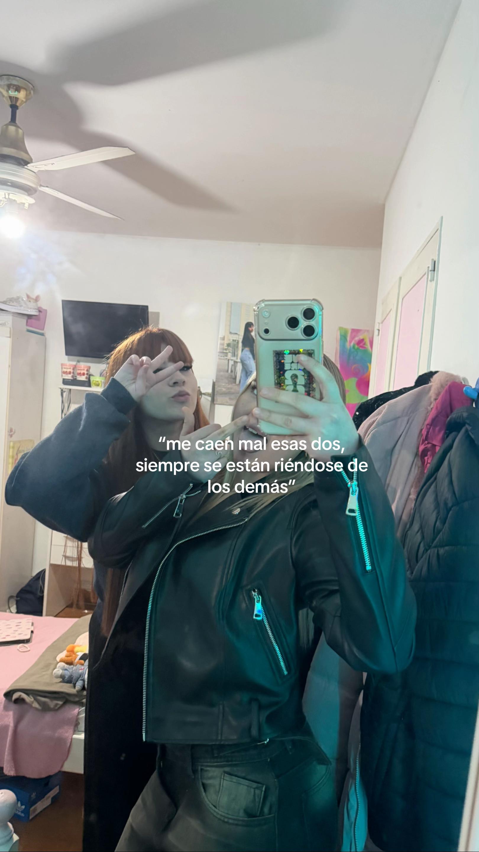 @mo