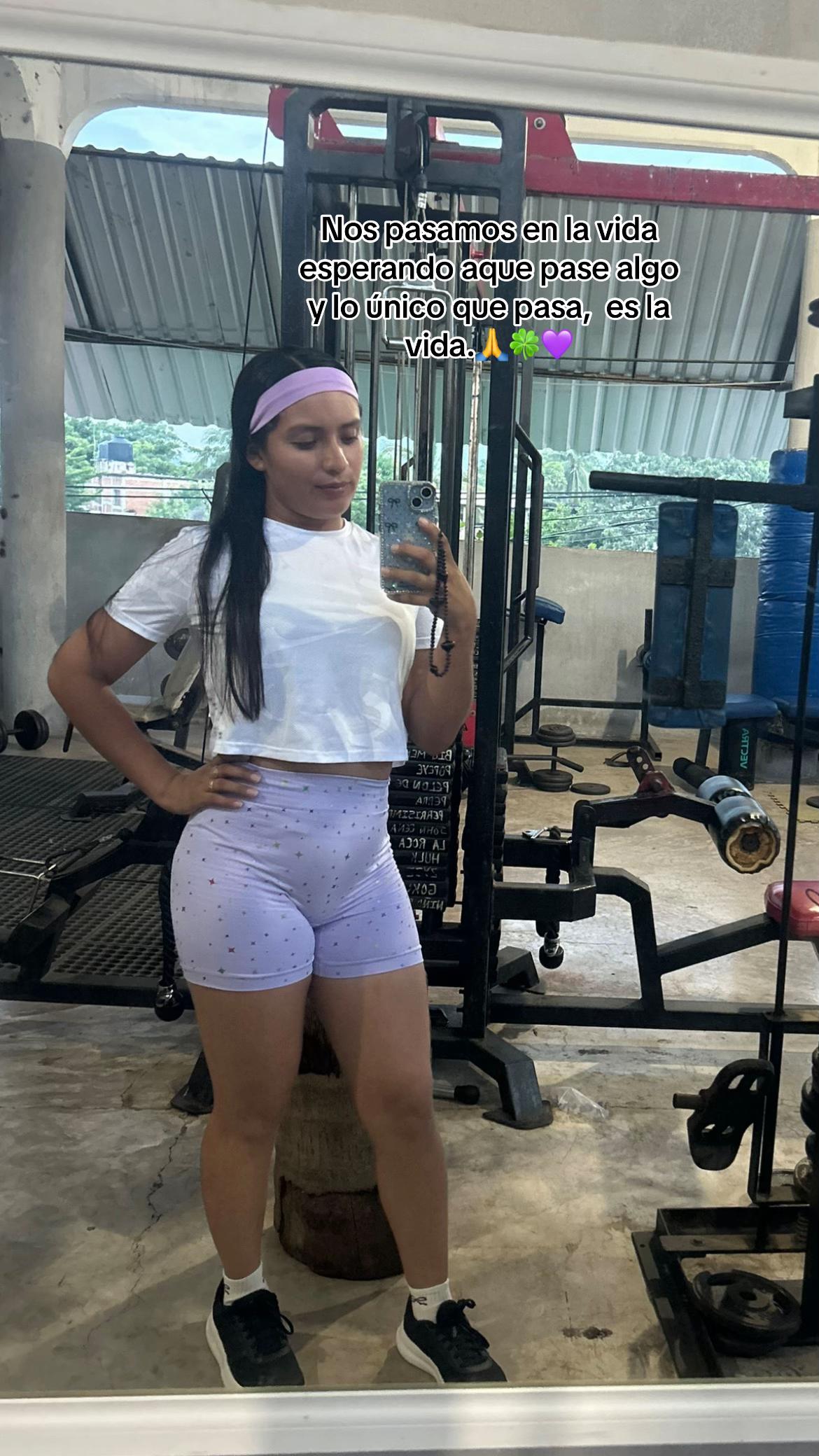 @La bonita👑🍀