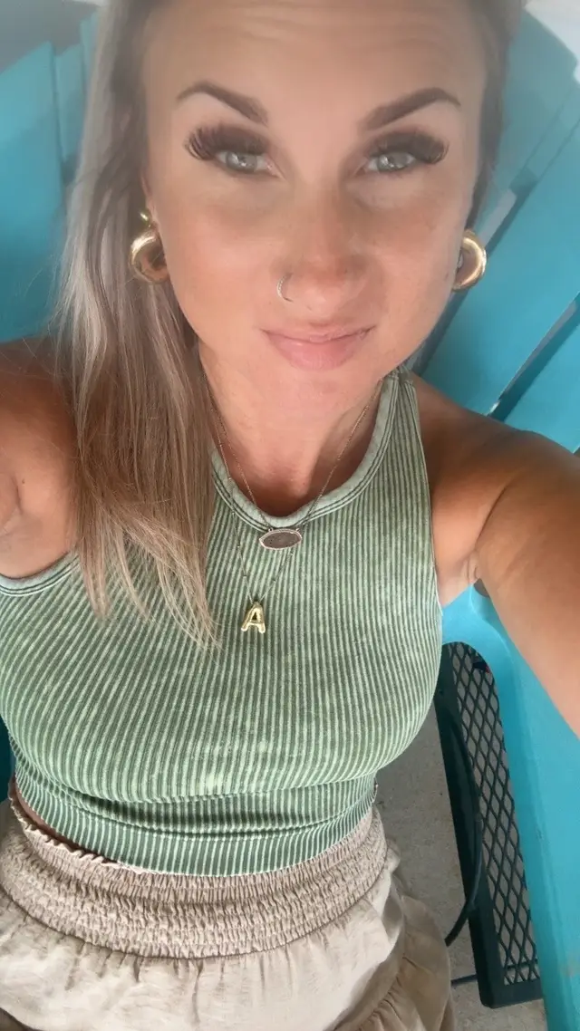 @amienicole