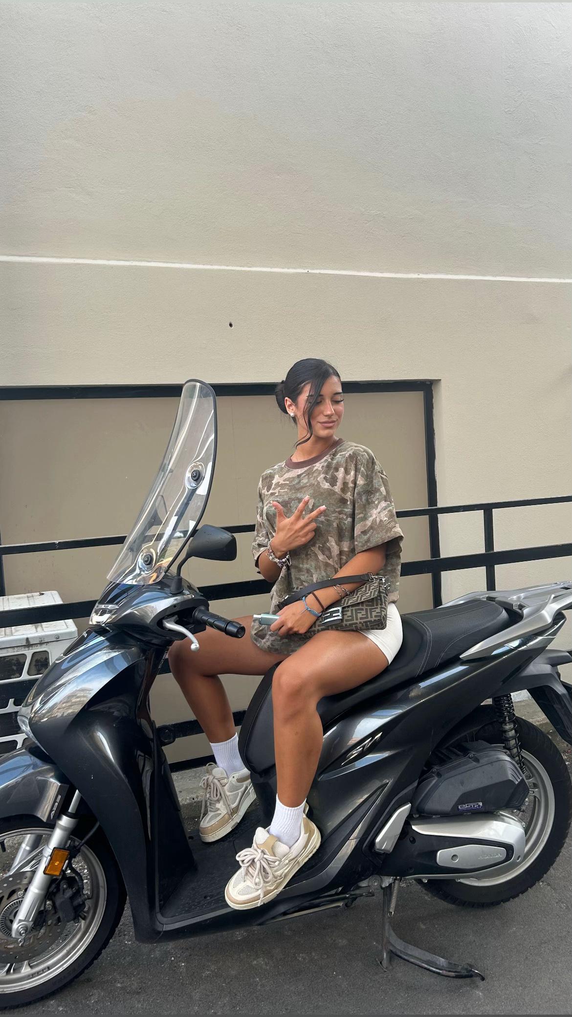 @𝑳𝑼𝑫𝑶𝑽𝑰𝑪𝑨