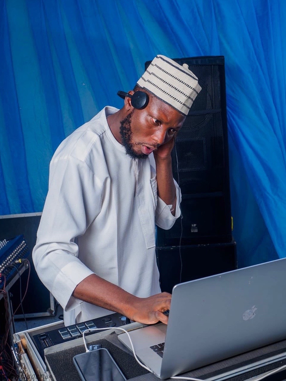 @thedjwithdvibe