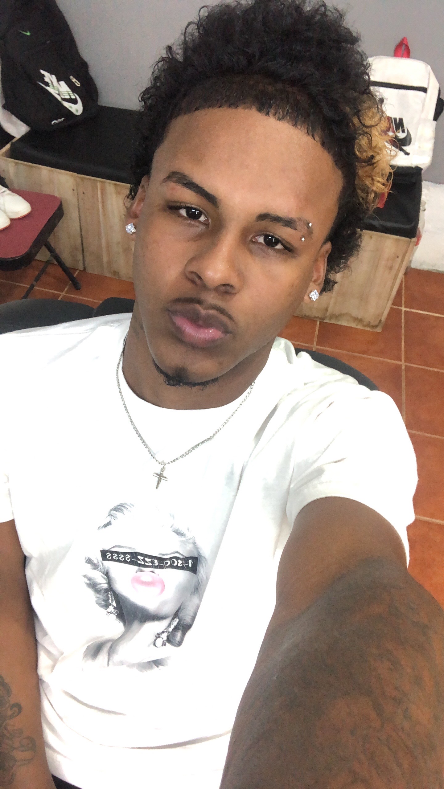 @Jony🇭🇳