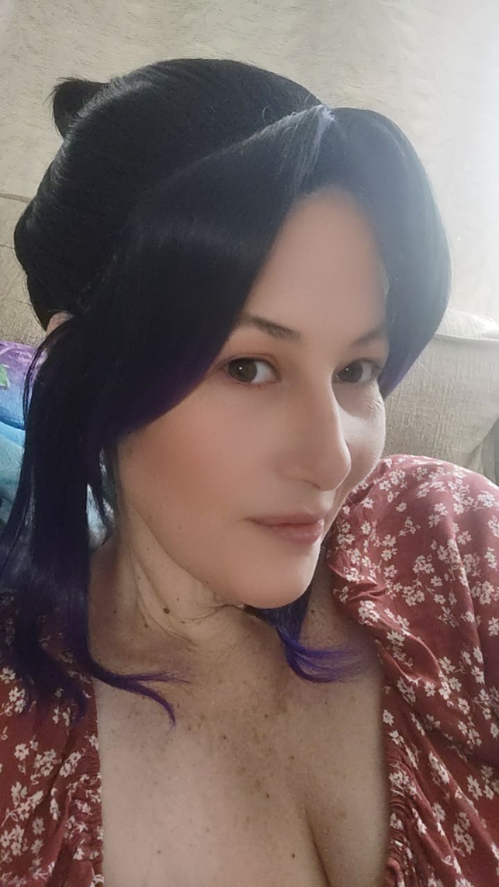 @tiseyethequeen