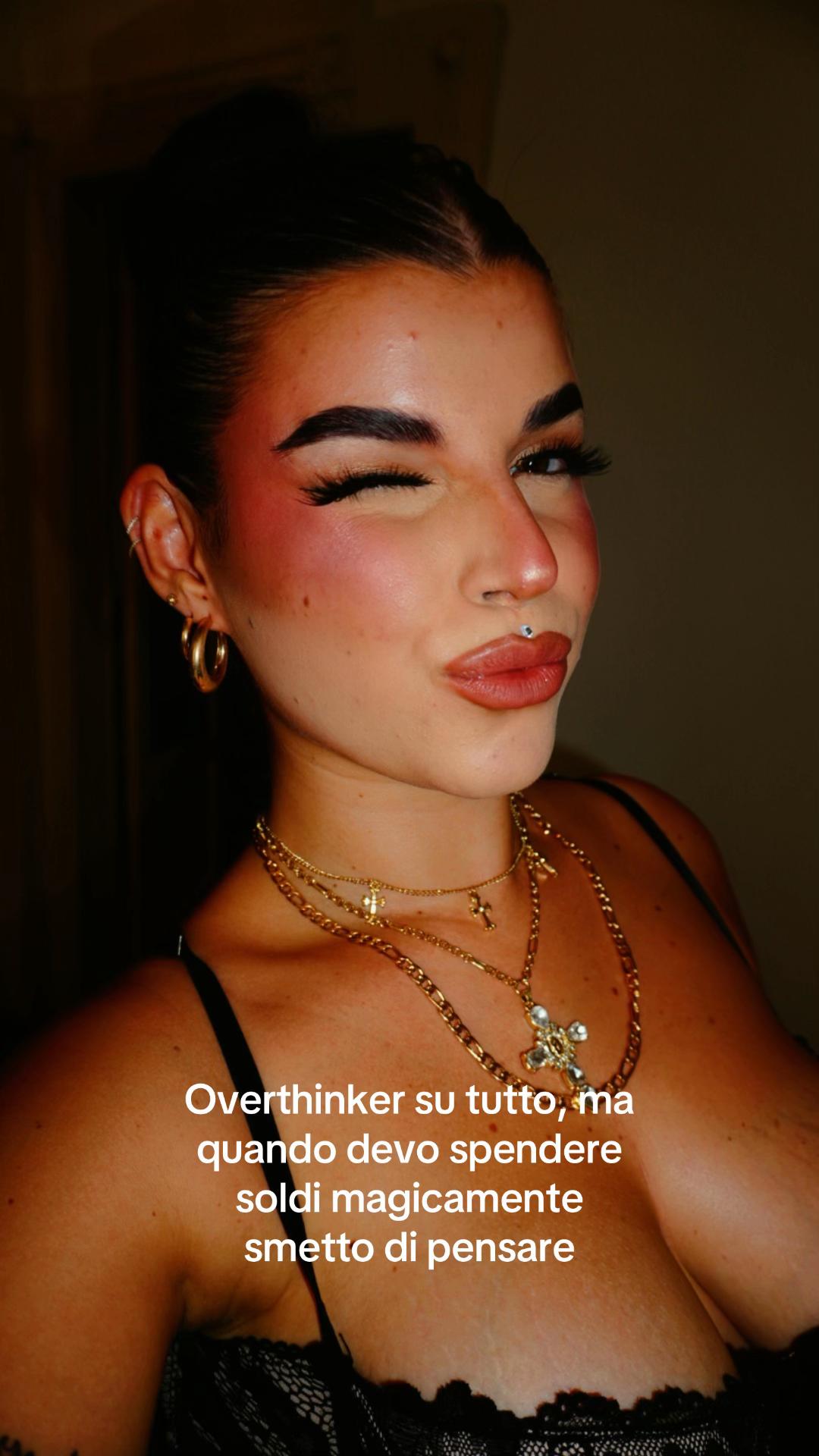 @_fefe_