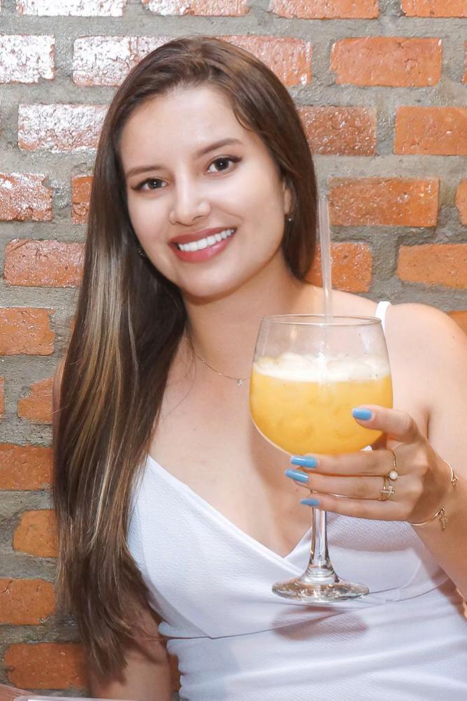 @Karol Correa737