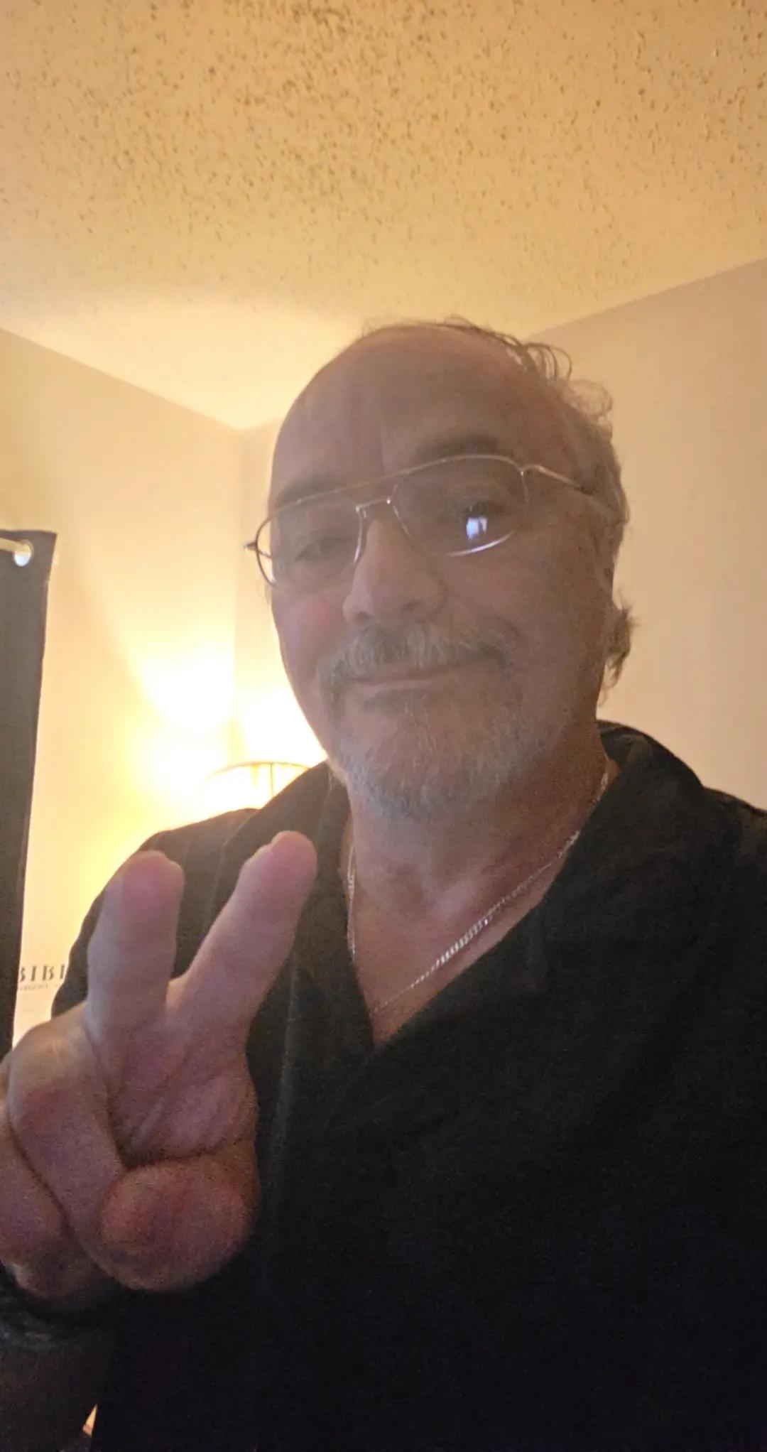 @R🇺🇲I🇺🇲N🇺🇲G🇺🇲O ✌️