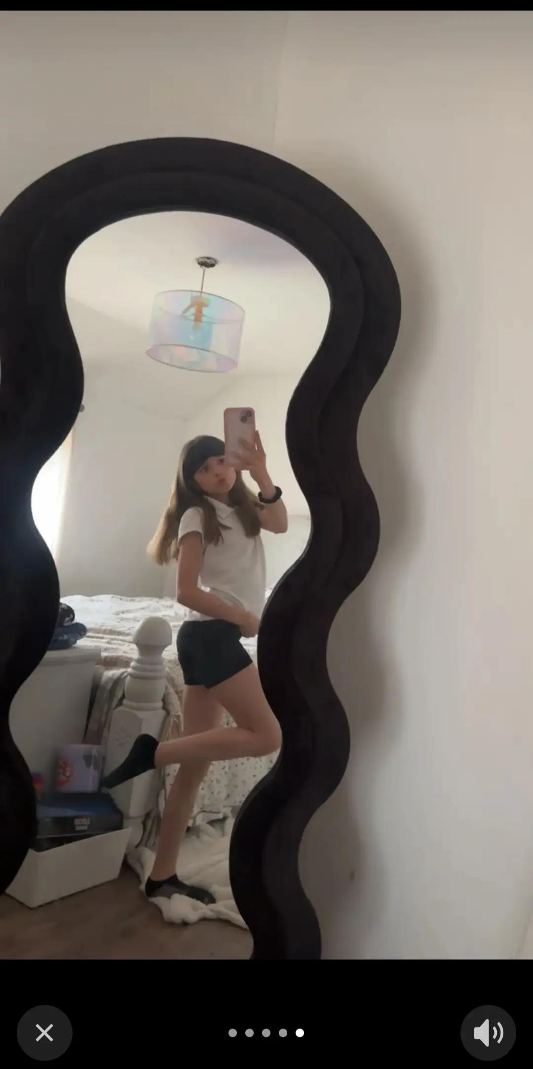 @hotbabeshouts