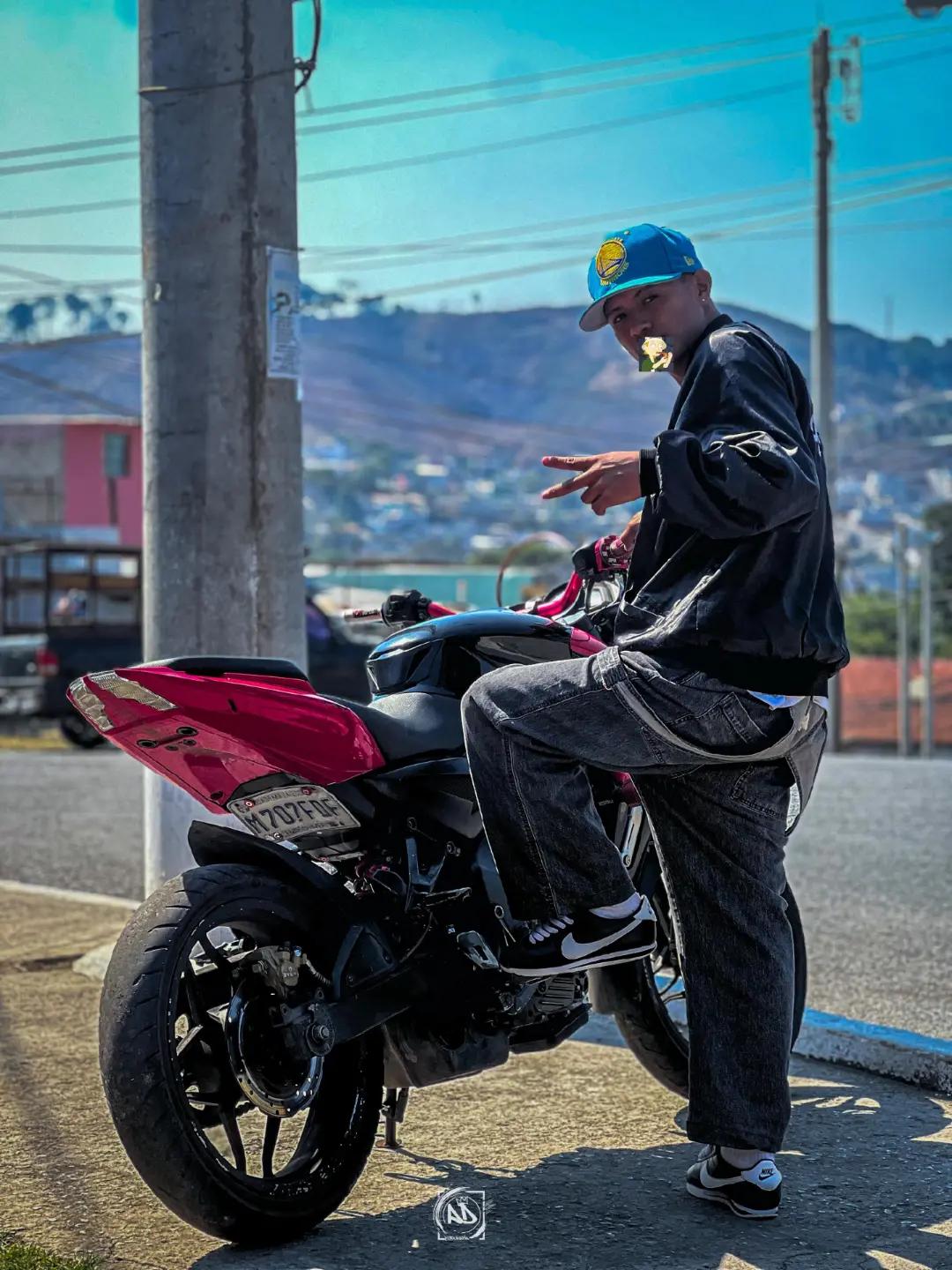 @𝐓𝐨𝐧𝐲 81