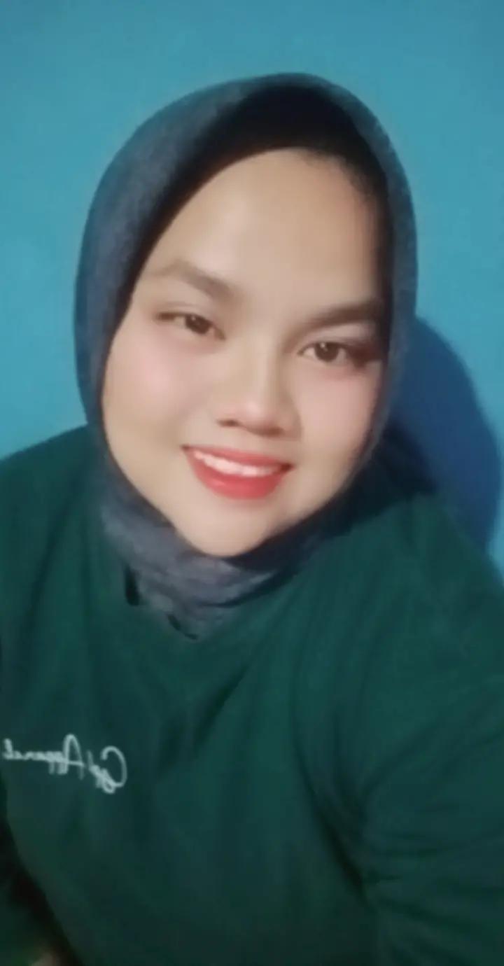 @Putry gemoy"😊