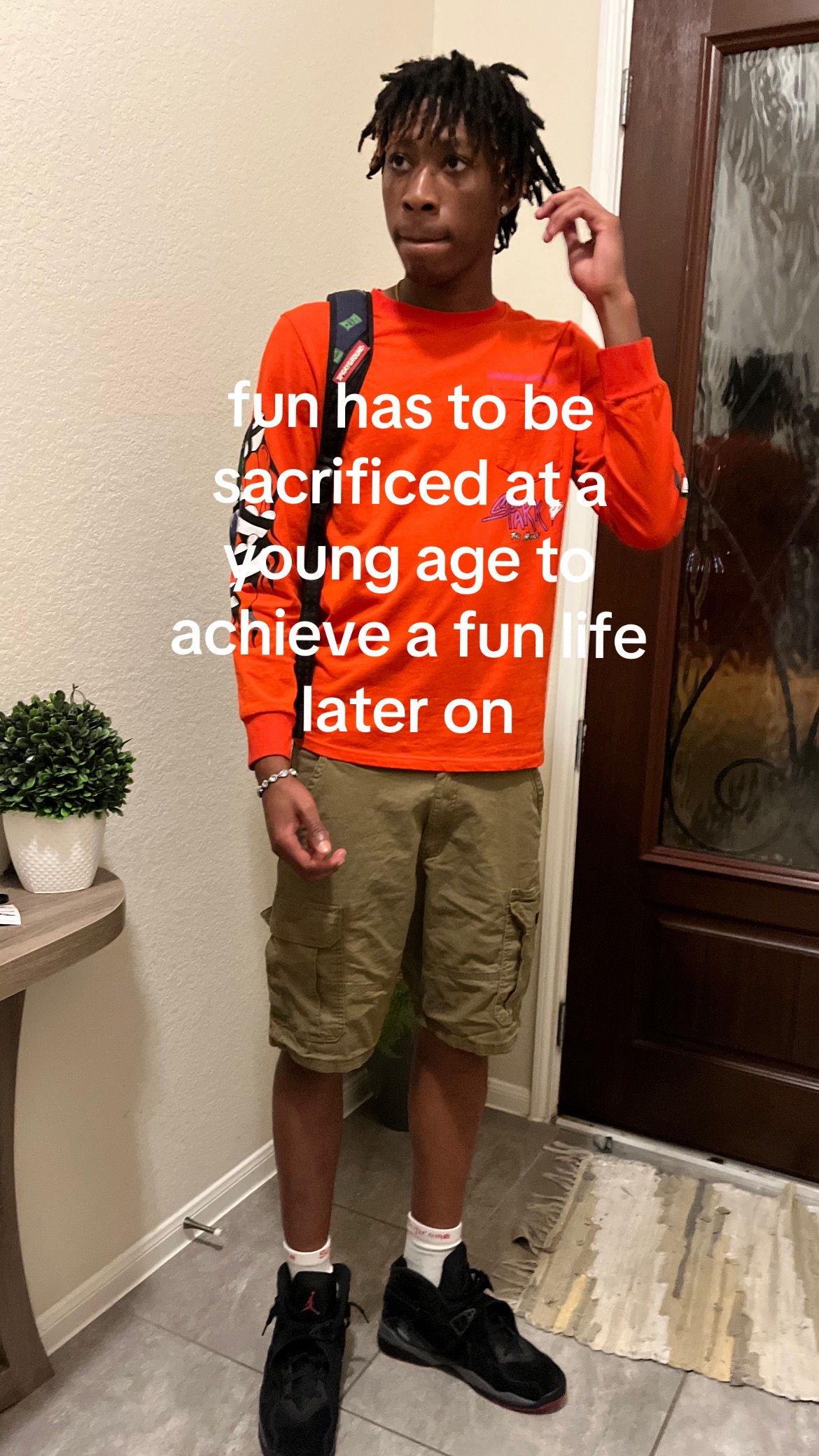 @⃟