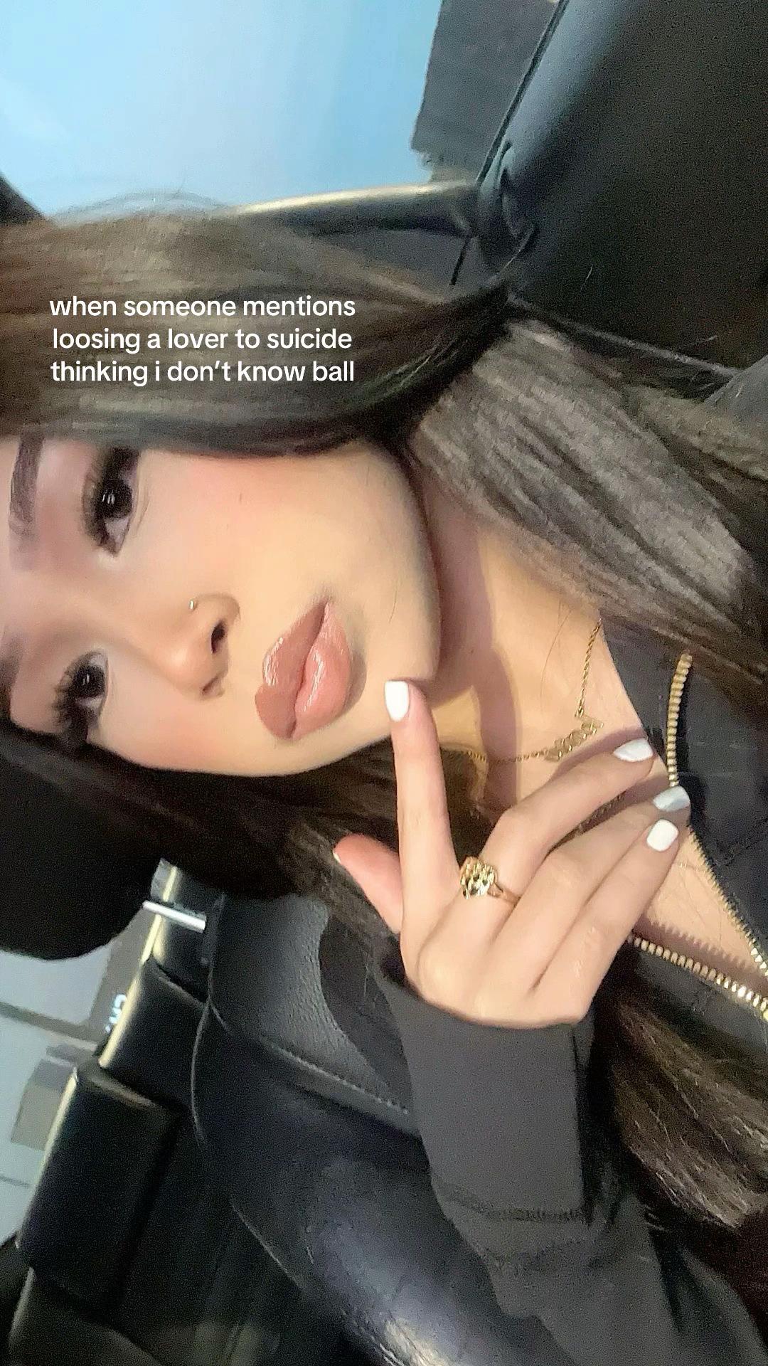@🫂