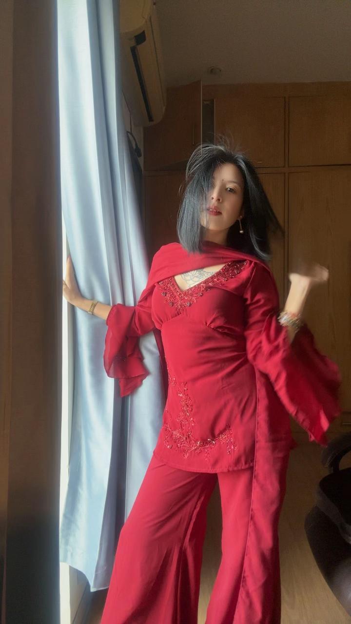 @priyasu🌊💦💫