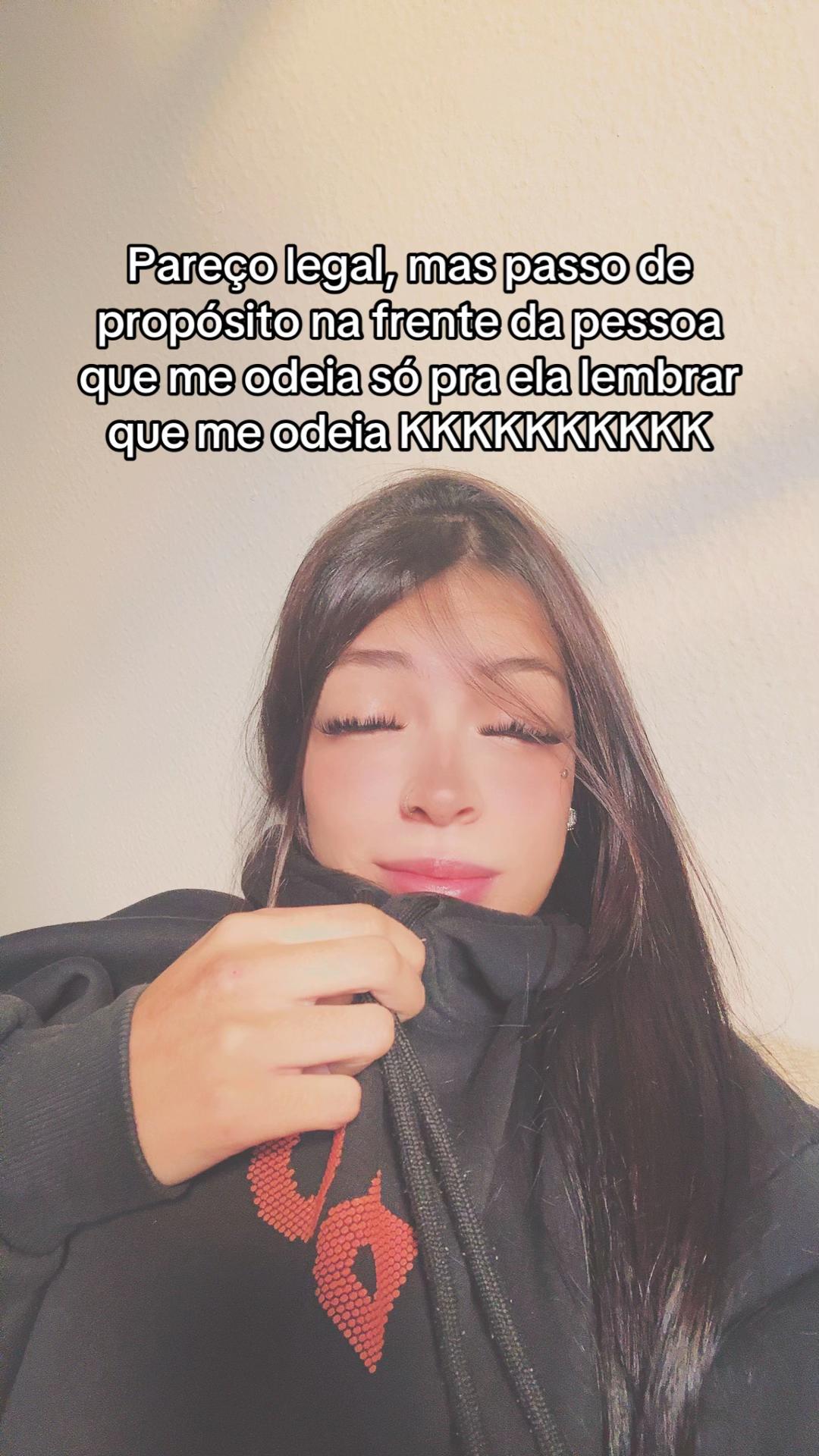 @🫦
