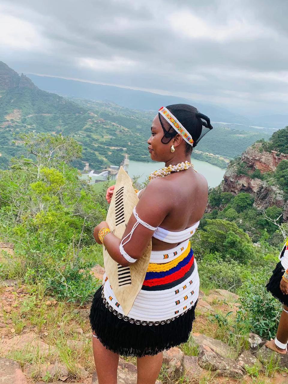 @MaDwanyeka||UMbhaki WamaKhekhe