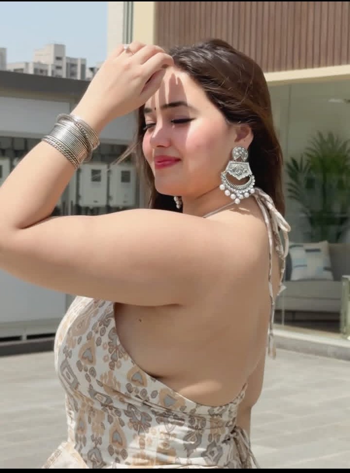 @Harshika