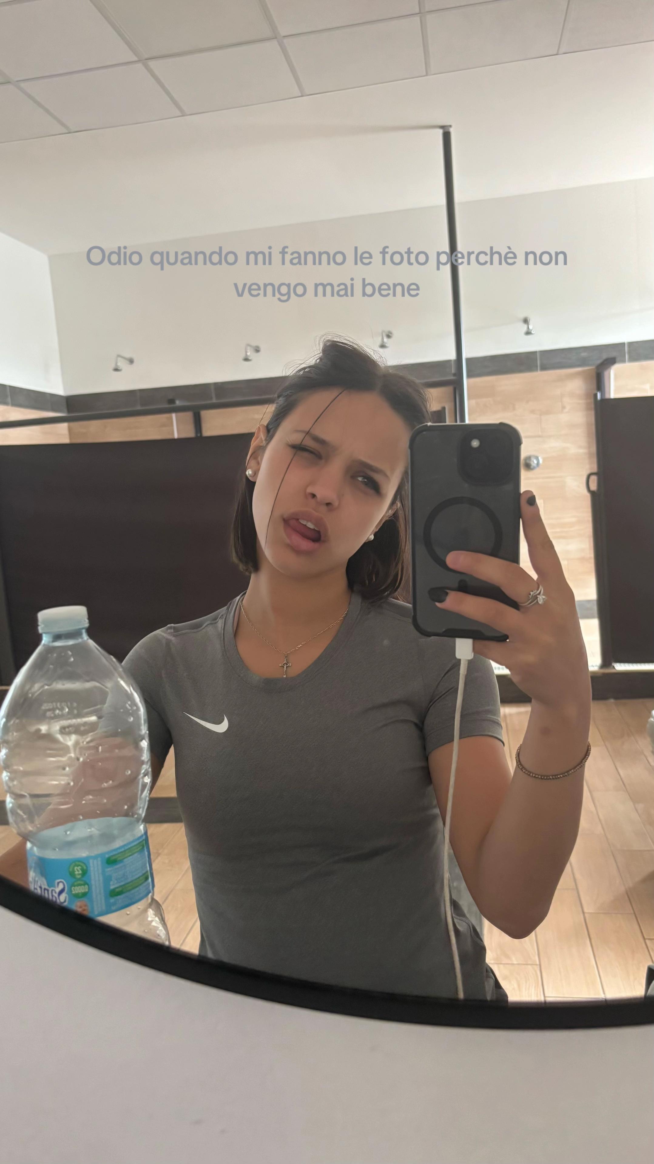 @nicole