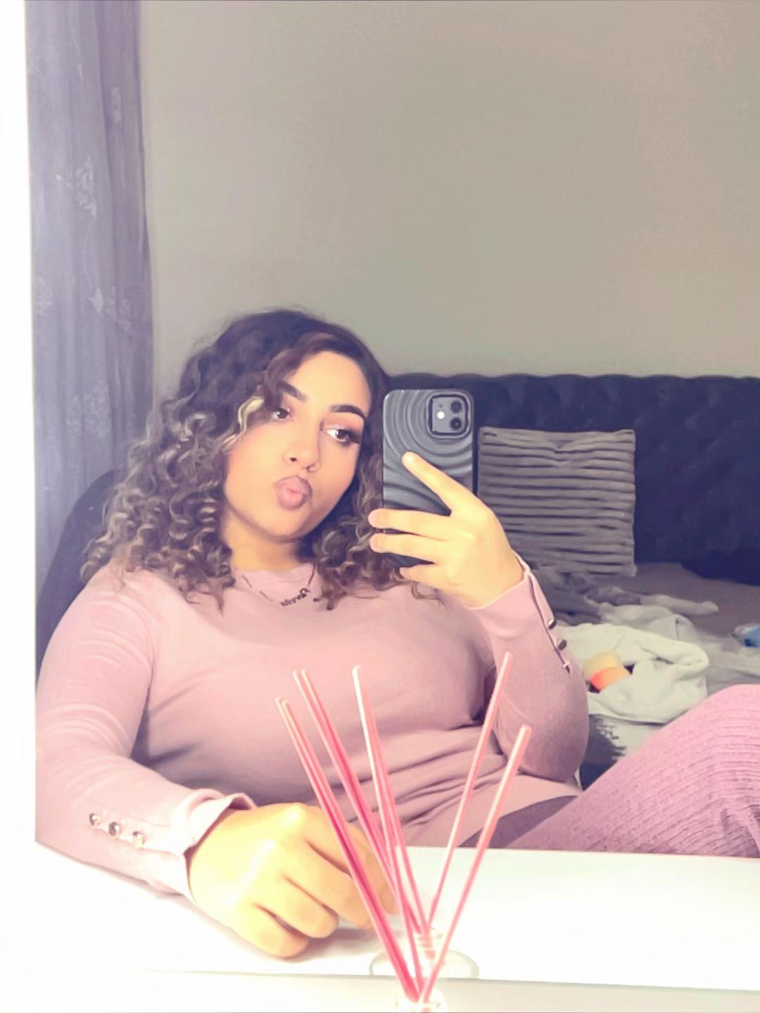 @𝐹 𝒾 𝑜 🥥 🤍