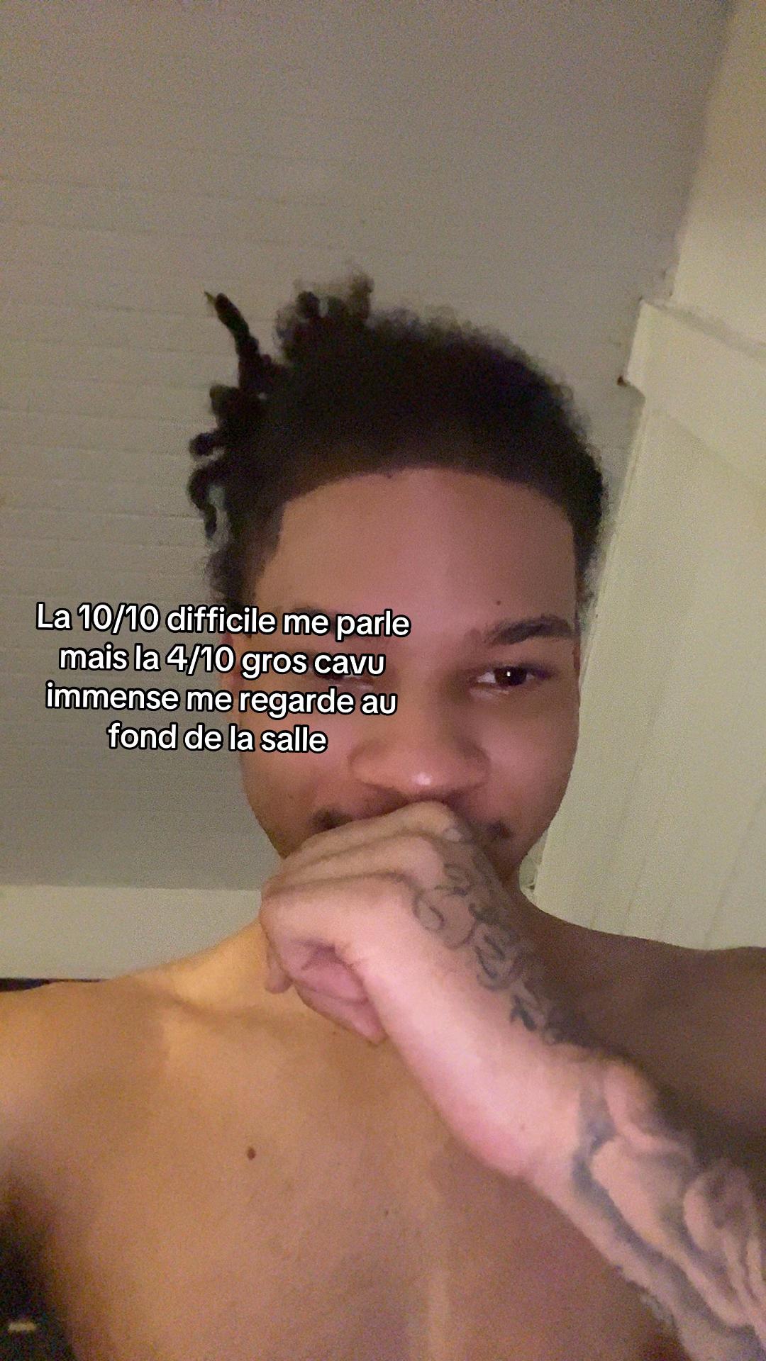 @???