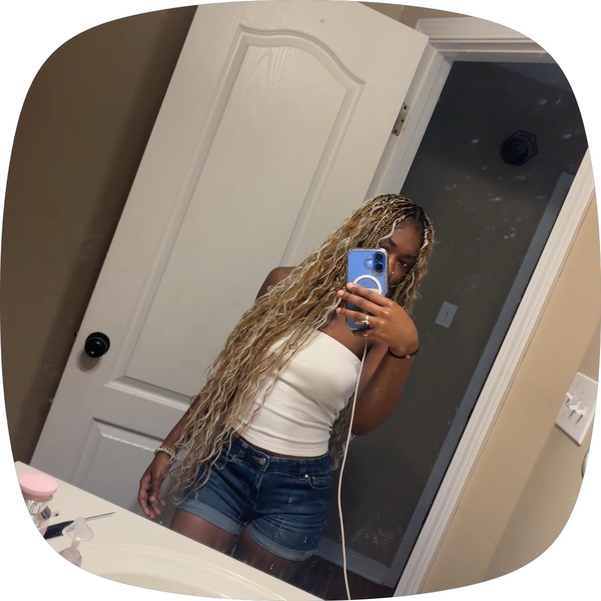 @zarriahelai