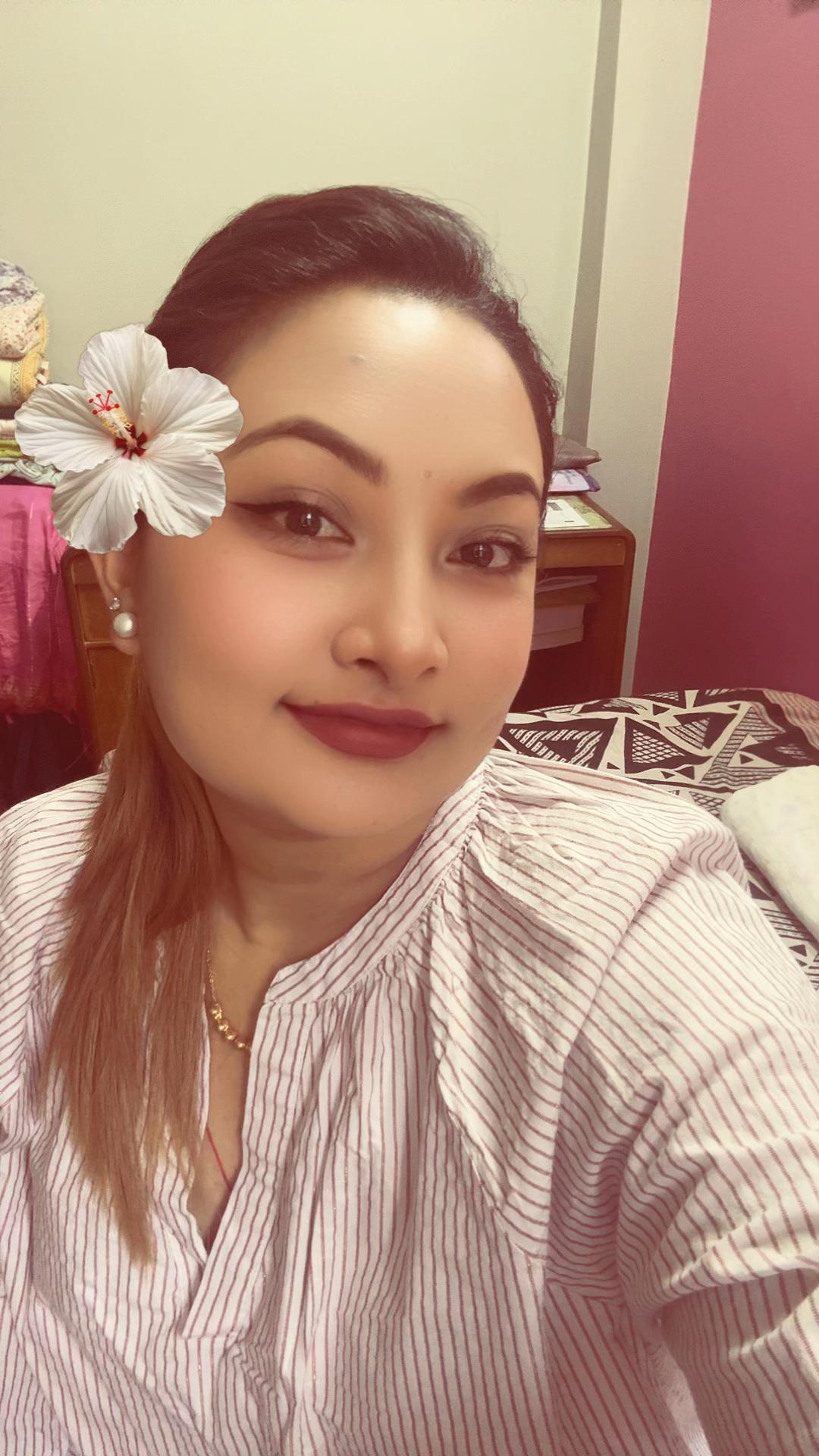 @एलीशा🧿🌸