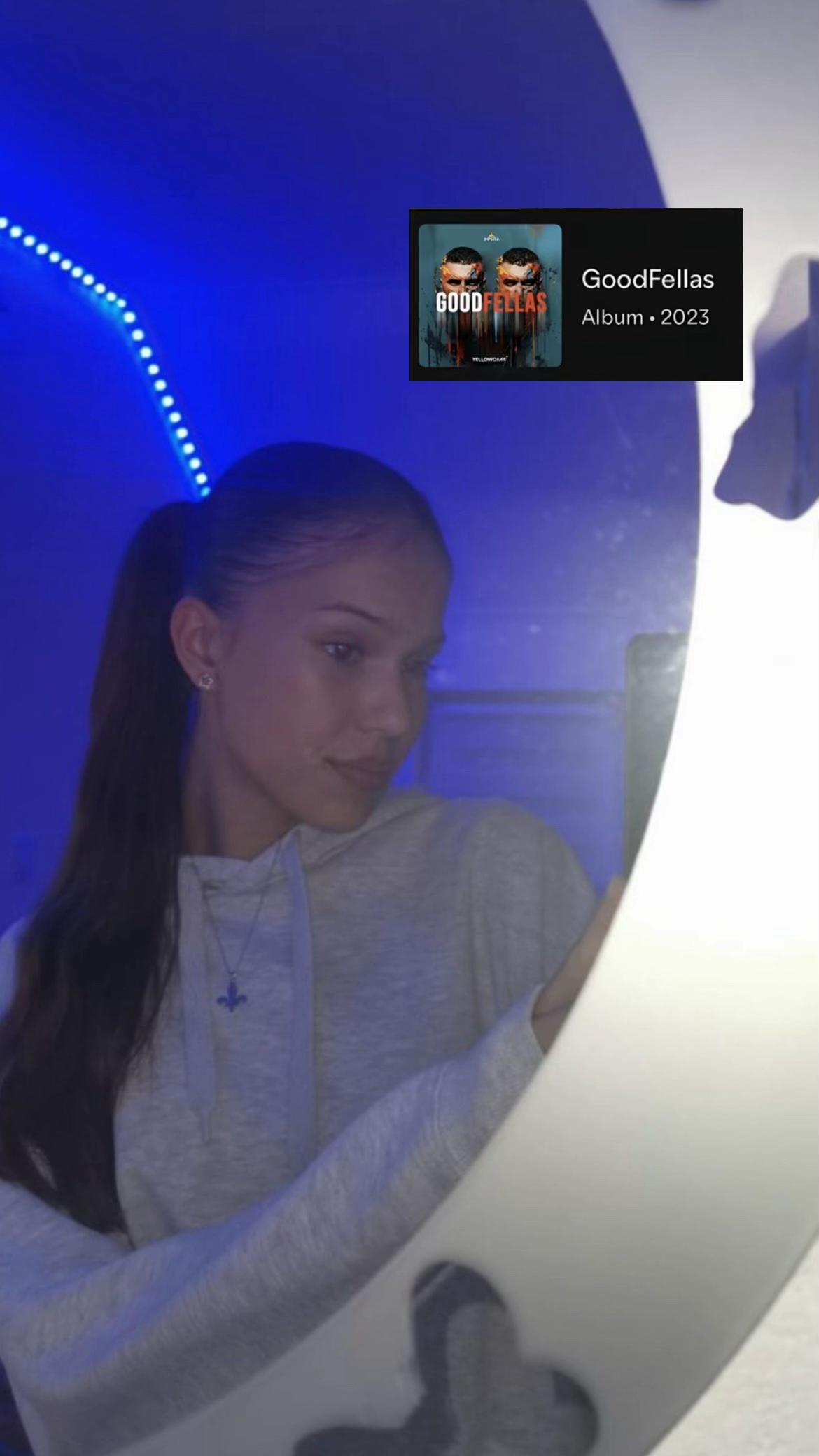 @𝒜.
