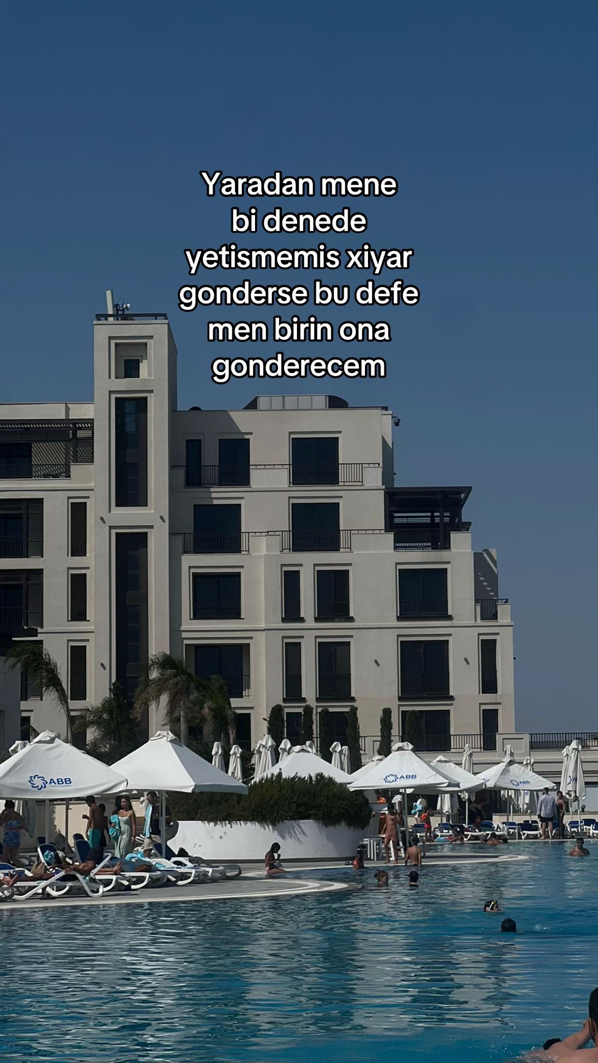 @🫐