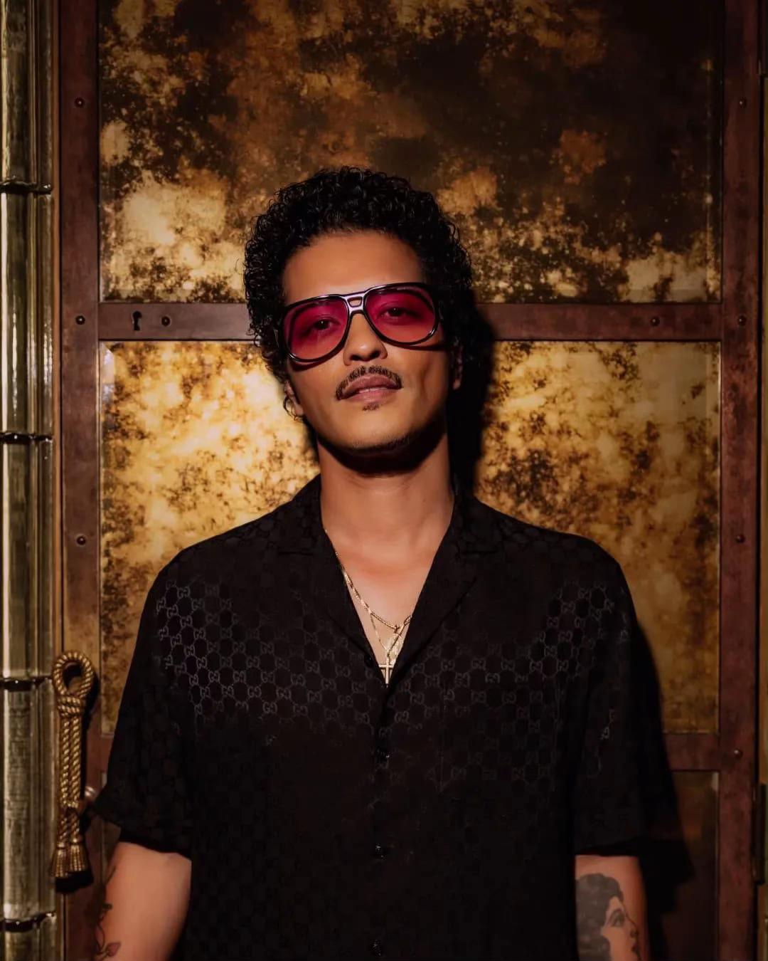 @Mars Hooligan Family