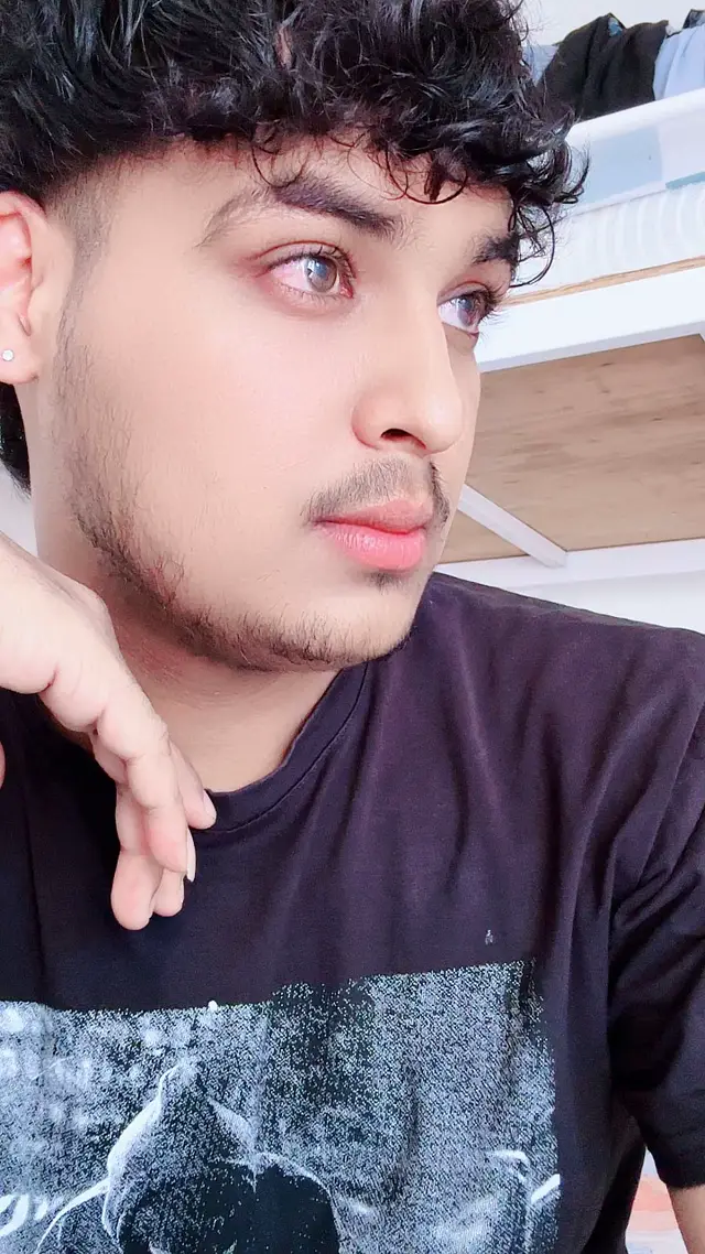 @Singh Is king🇳🇵🇲🇻