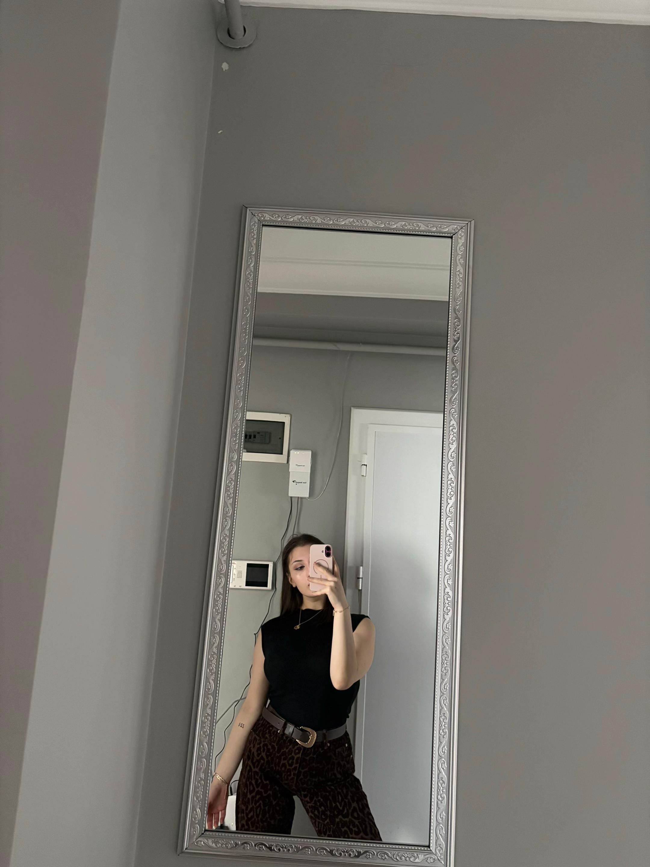 @𝓶𝓮𝓵🪽