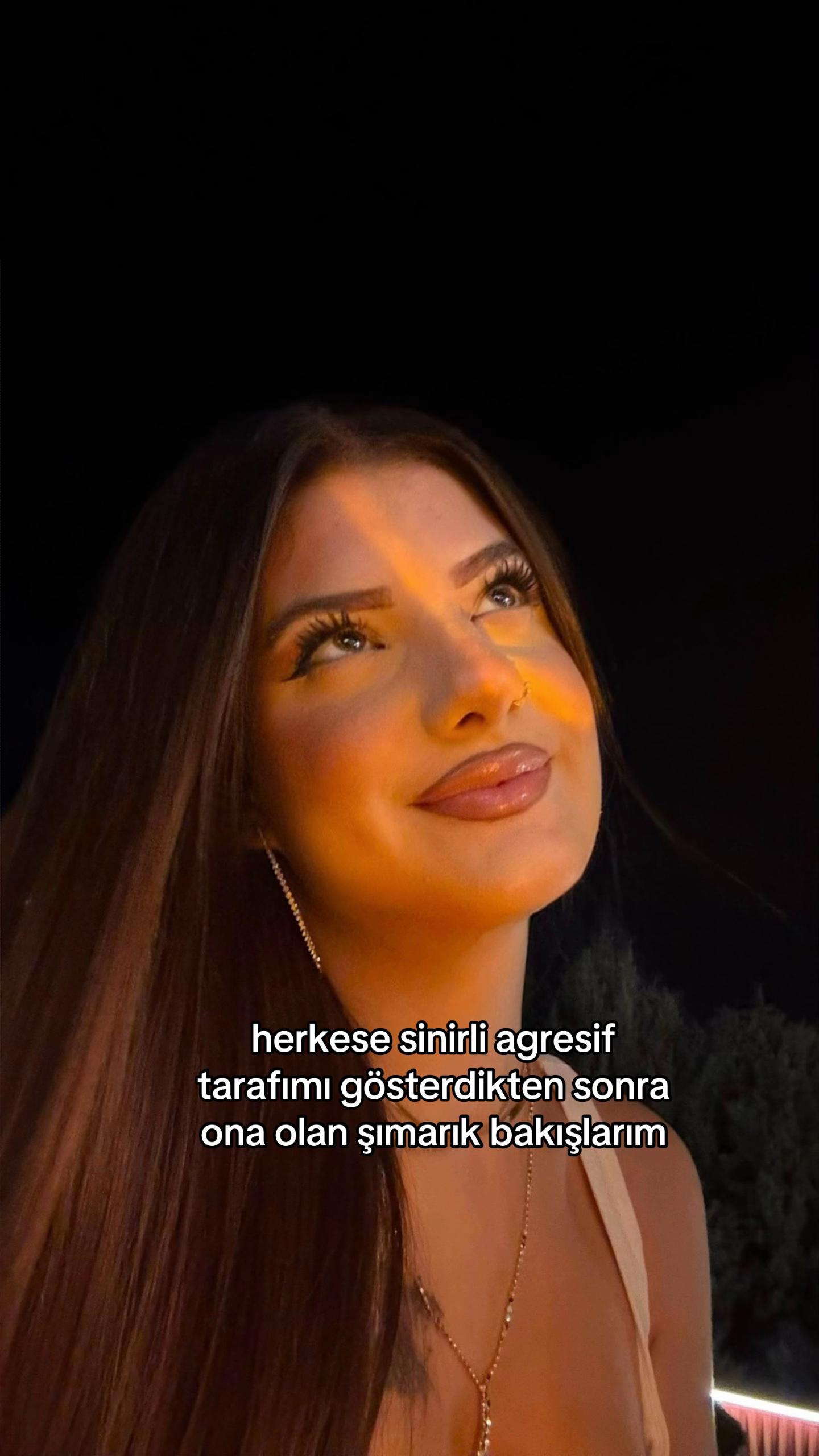 @Azra Eşref