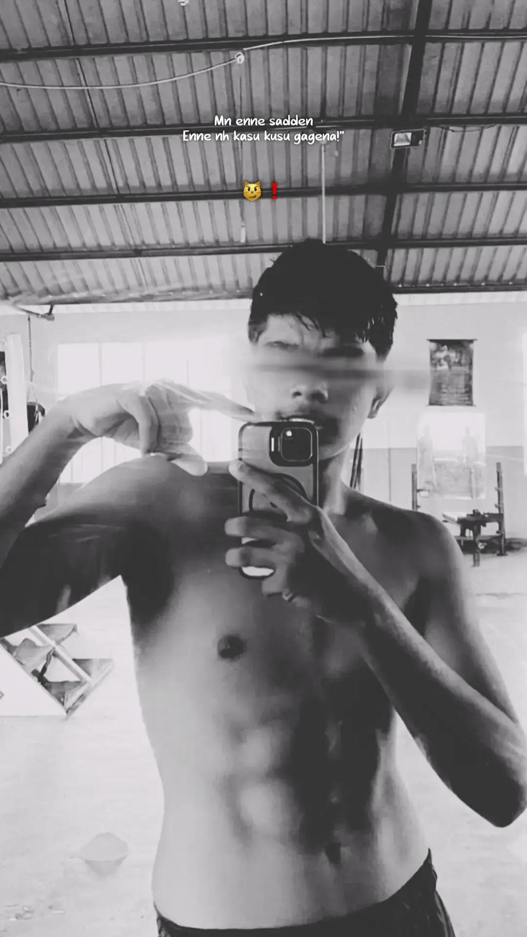 @𝙈𝙞𝙘𝙠𝙚𝙮⚡