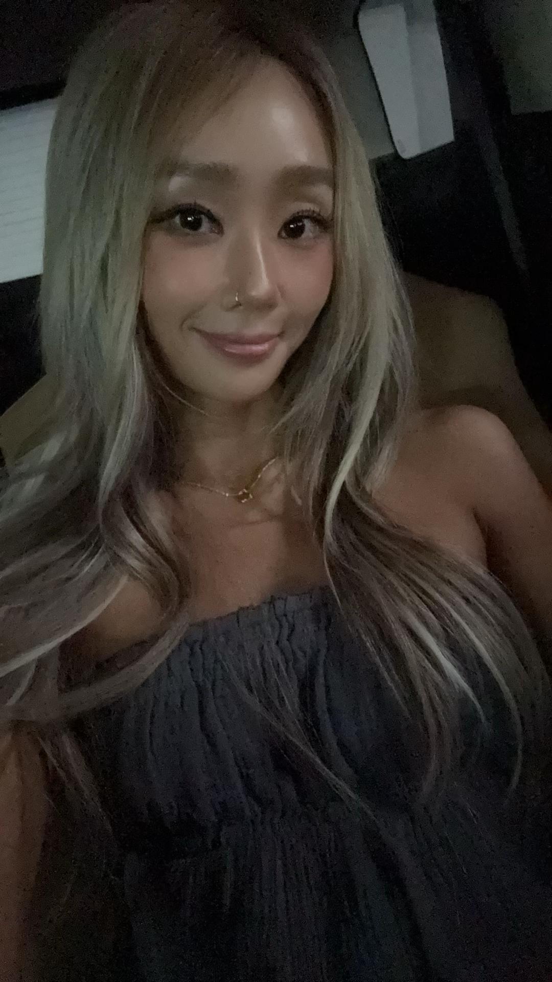 @HYOLYN OFFICIAL