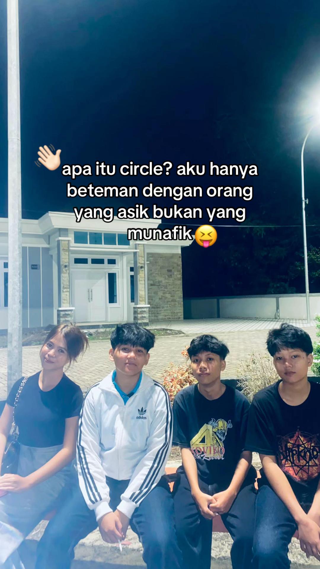 @neni✌🏻