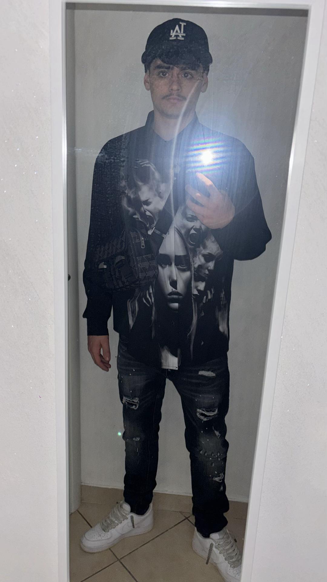 @_angelomaglione_